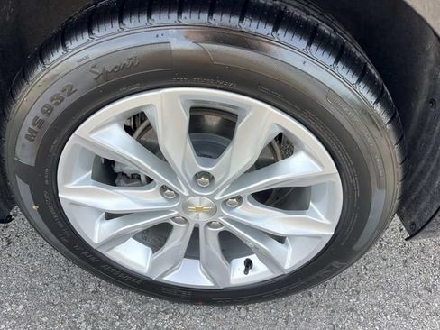 Used 2023 Chevrolet Malibu LT FWD image 11