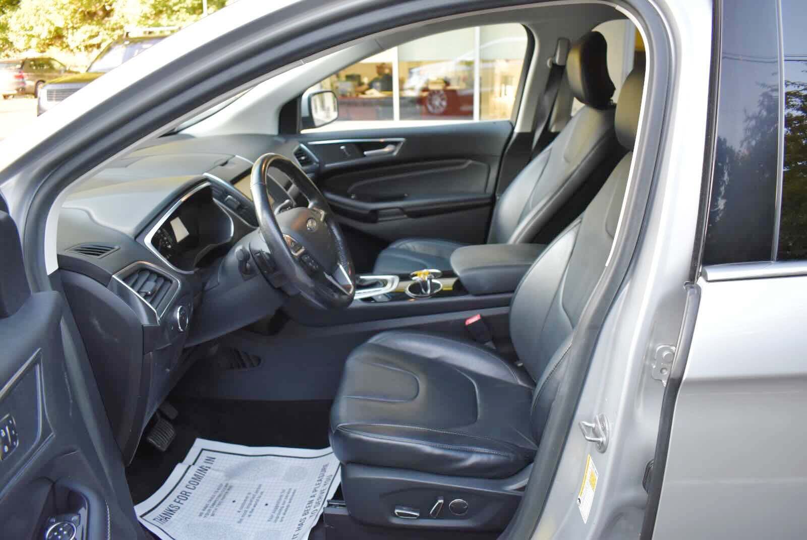 Used 2015 Ford Edge Titanium w/ Technology Package AWD/4WD image 10
