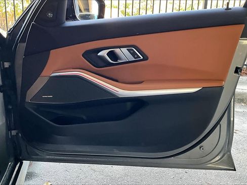 Used 2023 BMW 330i Sedan w/ M Sport Package image 22