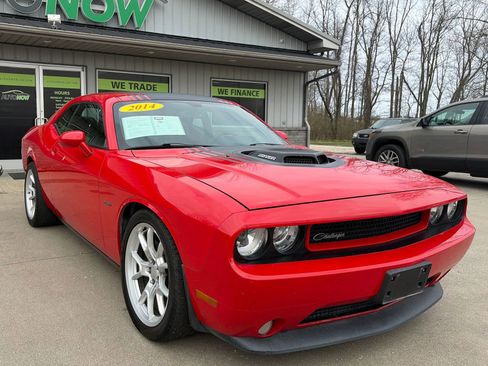 Used 2014 Dodge Challenger R/T image 11