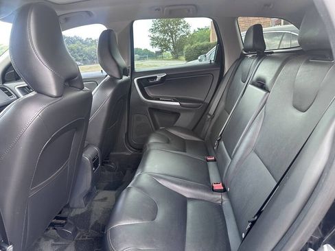 Used 2015 Volvo XC60 T5 Premier w/ Proximity Package FWD image 7