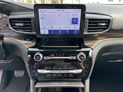 Used 2024 Ford Explorer Limited image 34