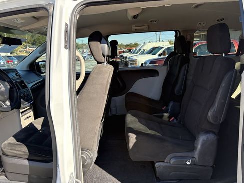 Used 2016 Dodge Grand Caravan SE w/ Quick Order Package 29E SE FWD image 14
