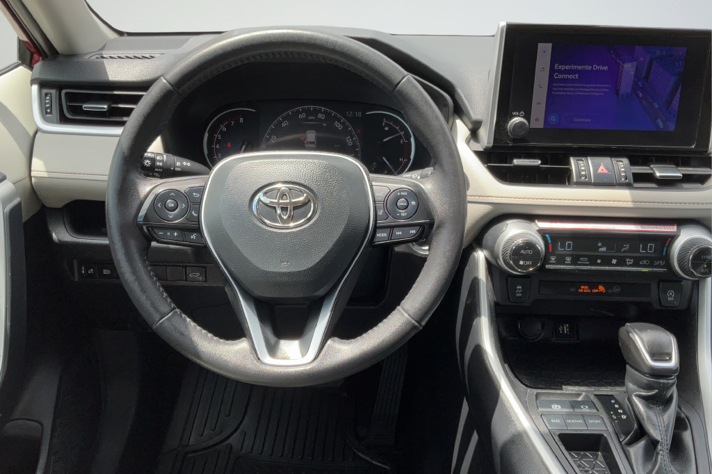 Used 2025 Toyota RAV4 XLE Premium FWD image 12
