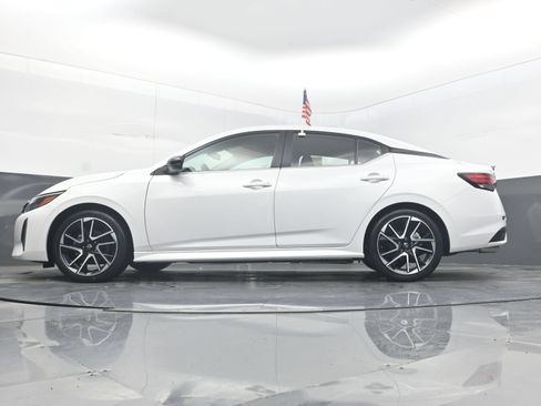 Used 2024 Nissan Sentra SR FWD image 31