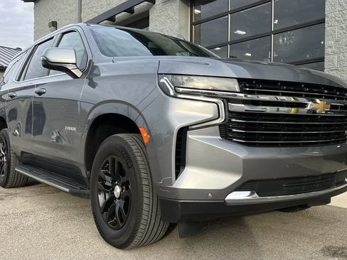 Used 2021 Chevrolet Tahoe LT w/ Luxury Package image 12