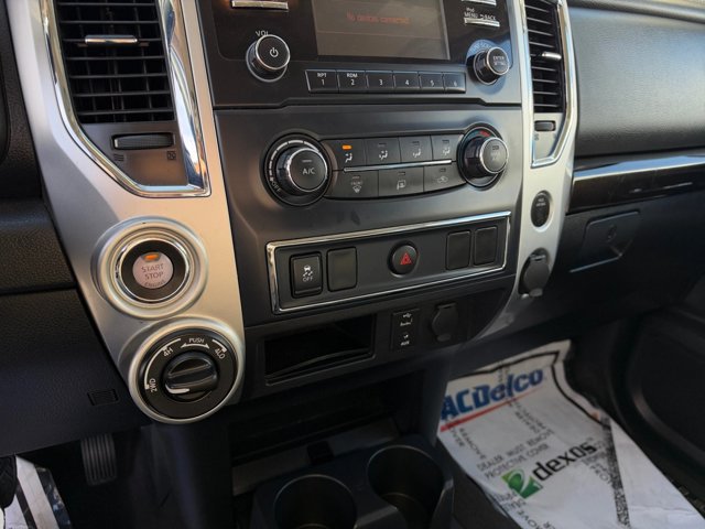 Used 2018 Nissan Titan SV AWD/4WD image 15