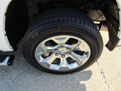 Used 2022 RAM 1500 Big Horn AWD/4WD image 10