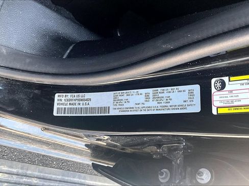 Used 2025 RAM 1500 Limited AWD/4WD image 6