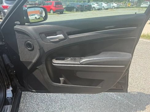 Used 2019 Chrysler 300 S RWD image 30