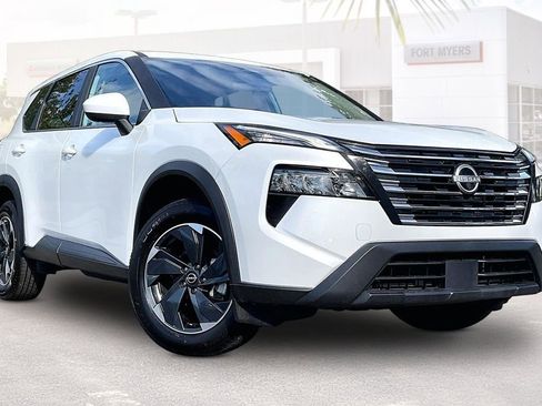Used 2025 Nissan Rogue SV AWD/4WD image 1