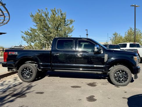 Used 2022 Ford F350 Platinum image 2