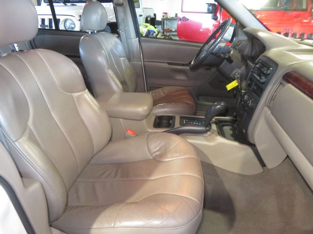 Used 2000 Jeep Grand Cherokee Laredo AWD/4WD image 35