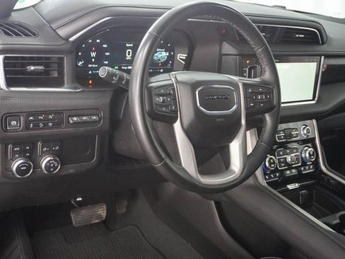 Used 2024 GMC Yukon XL Denali image 6