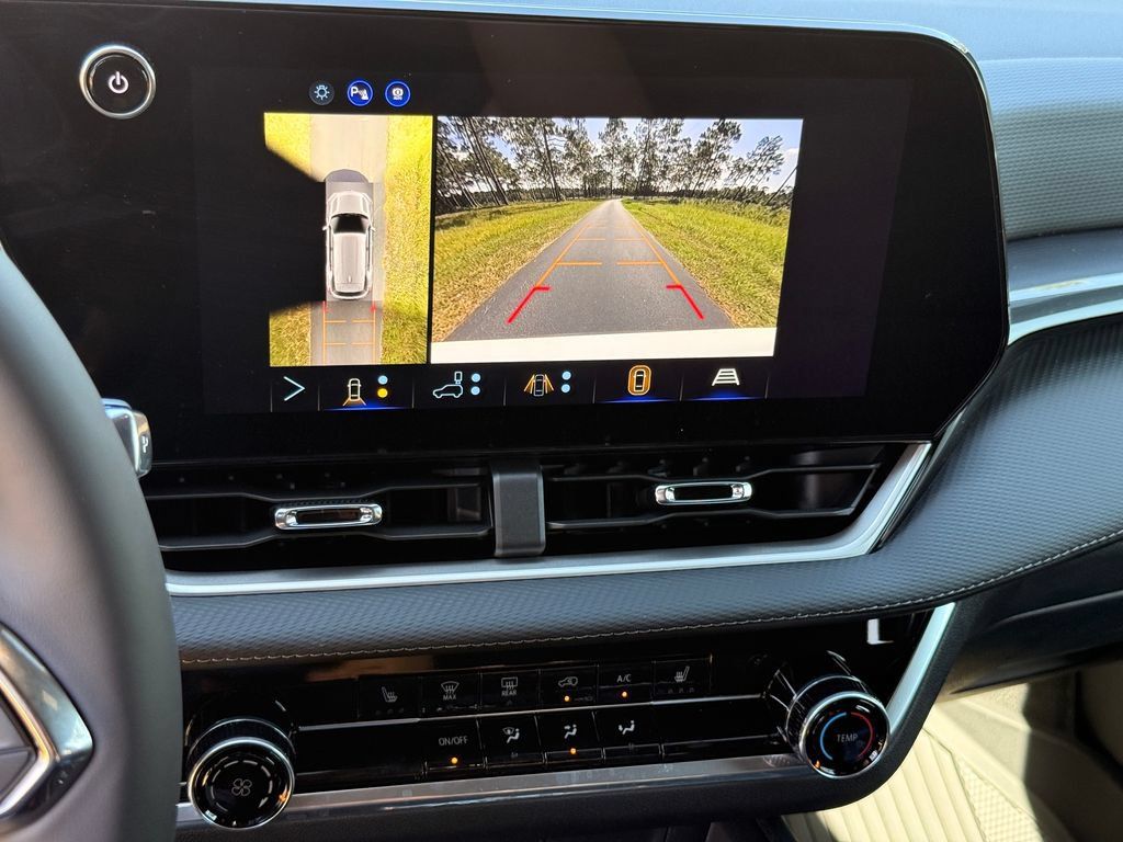 New 2027 Chevrolet Equinox LT w/ Safety and Technology Package FWD image 18
