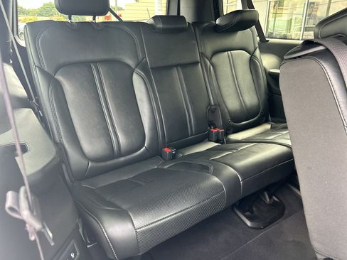 Used 2024 Jeep Wagoneer L Series II image 29