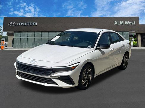 Certified 2025 Hyundai Elantra Sport FWD image 1