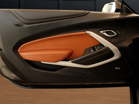 Used 2016 Chevrolet Camaro SS image 8