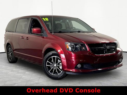 Used 2018 Dodge Grand Caravan SE FWD image 3
