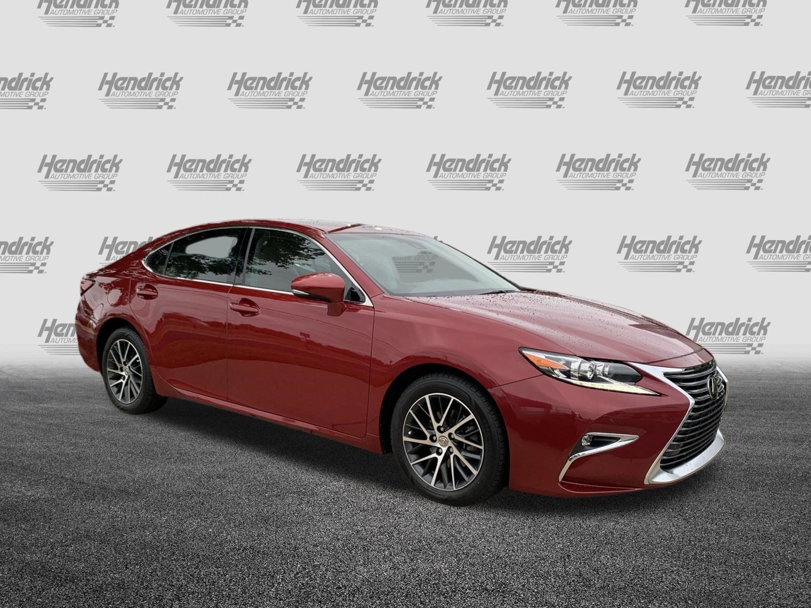 Used 2017 Lexus ES 350 w/ Luxury Package FWD image 2