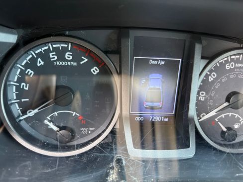 Used 2021 Toyota Tacoma TRD Sport RWD image 8