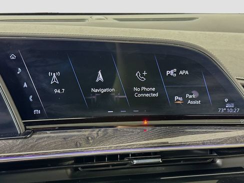 Used 2021 Cadillac Escalade ESV Premium Luxury w/ LPO, Radiant Package AWD/4WD image 14