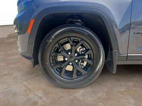 New 2026 Jeep Grand Cherokee L 2WD image 30