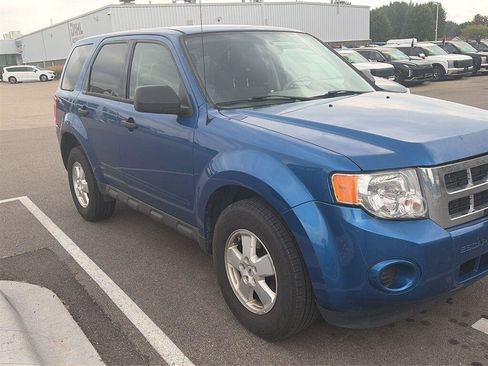 Used 2011 Ford Escape XLS w/ 101A Rapid Spec Order Code FWD image 4