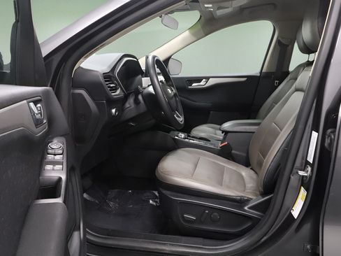 Used 2020 Ford Escape SE FWD image 11