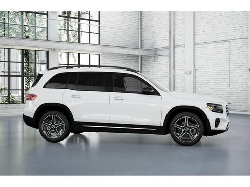 Used 2026 Mercedes-Benz GLB 250 4MATIC image 15