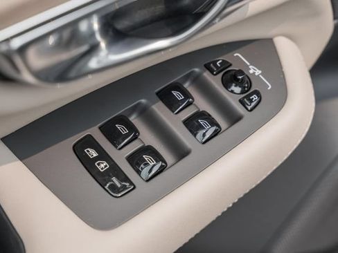 New 2026 Volvo XC90 T8 Plus w/ Protection Package Premier AWD/4WD image 38