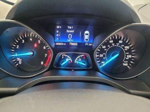 Used 2017 Ford Escape Titanium image 23