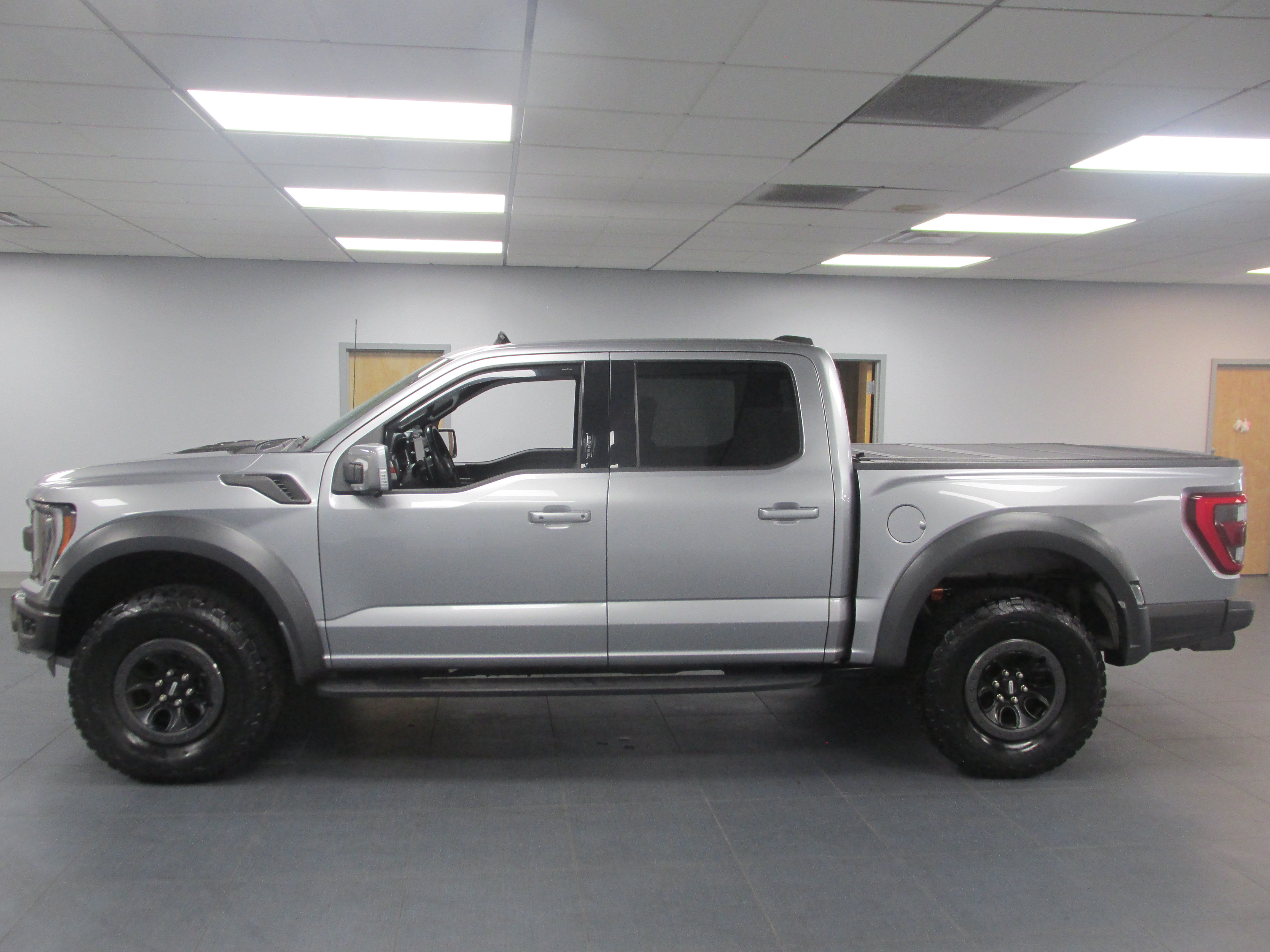 Used 2023 Ford F150 Raptor AWD/4WD image 6