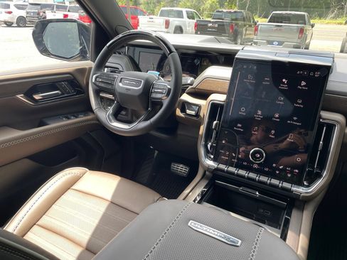 New 2026 GMC Yukon Denali Ultimate AWD/4WD image 35