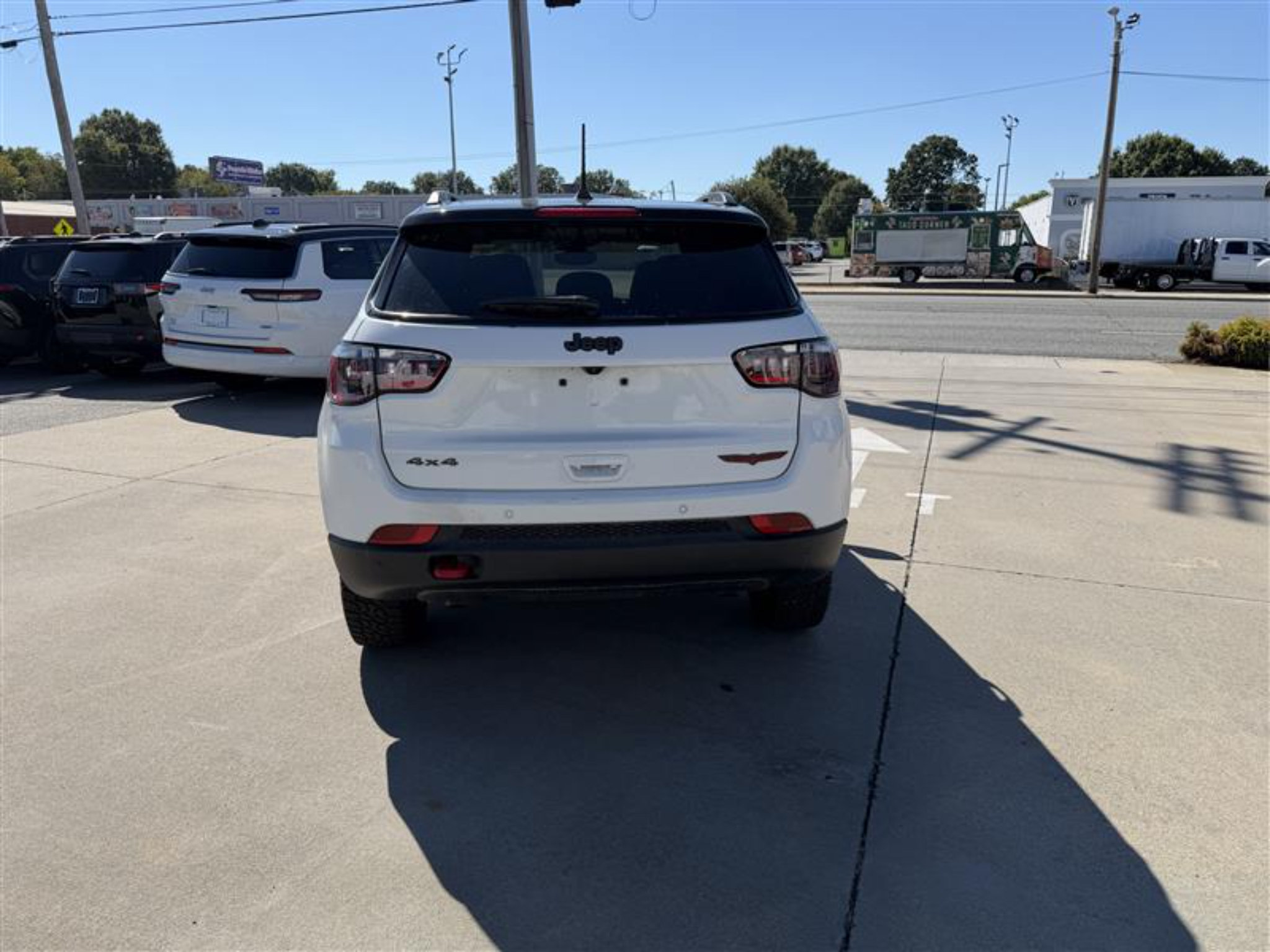 Certified 2025 Jeep Compass Trailhawk AWD/4WD image 5