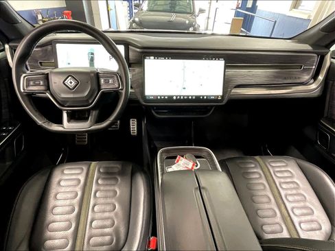 Used 2022 Rivian R1T Adventure image 21
