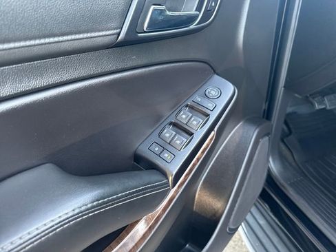 Used 2018 Chevrolet Tahoe LS w/ All-Season Package image 12