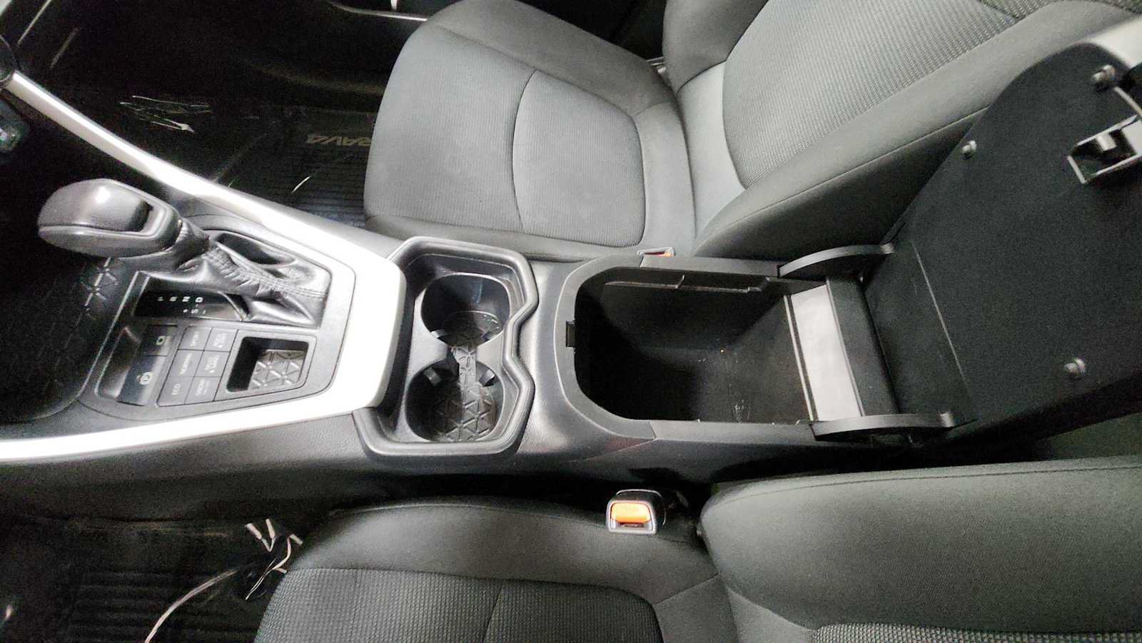 Certified 2020 Toyota RAV4 LE w/ All Weather Liner Package AWD/4WD image 23