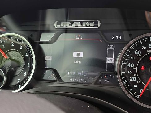 Used 2019 RAM 1500 Laramie AWD/4WD image 22