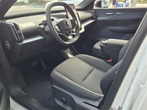 New 2026 Volvo EX30 Plus w/ Protection Package image 13