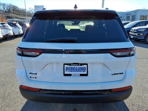 New 2025 Jeep Grand Cherokee Limited w/ Black Appearance Package image 5