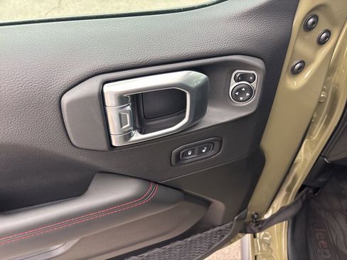 New 2026 Jeep Wrangler Unlimited Rubicon AWD/4WD image 22