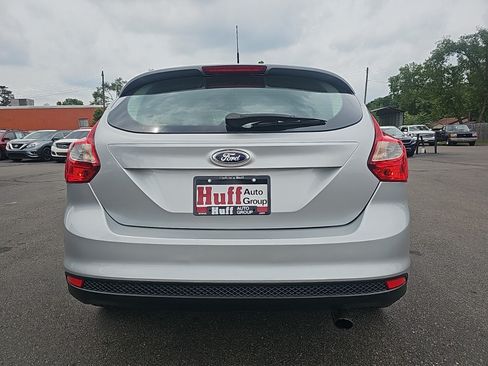 Used 2014 Ford Focus SE w/ Equipment Group 201A FWD image 4