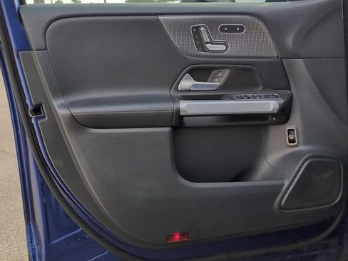 Used 2022 Mercedes-Benz GLB 250 image 15