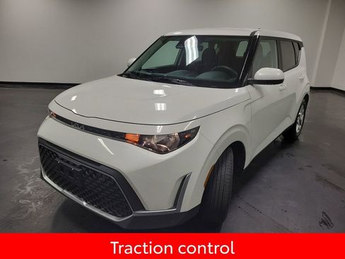 Used 2025 Kia Soul S FWD image 4