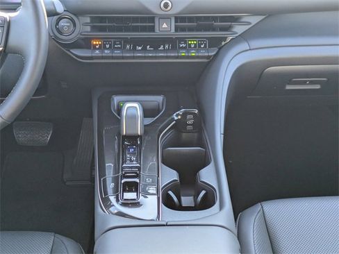 Certified 2025 Toyota Crown Limited image 19