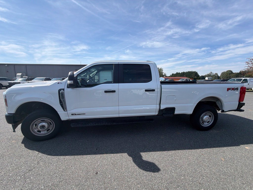 Used 2025 Ford F250 XL w/ FX4 Off-Road Package AWD/4WD image 5