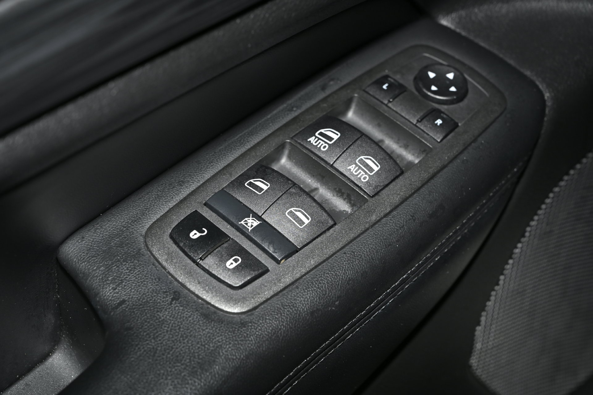 Used 2022 Jeep Grand Cherokee Laredo X AWD/4WD image 22