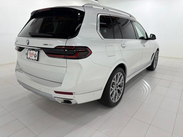 Used 2026 BMW X7 xDrive40i AWD/4WD image 5