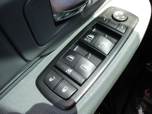 Used 2015 RAM 1500 Big Horn AWD/4WD image 25